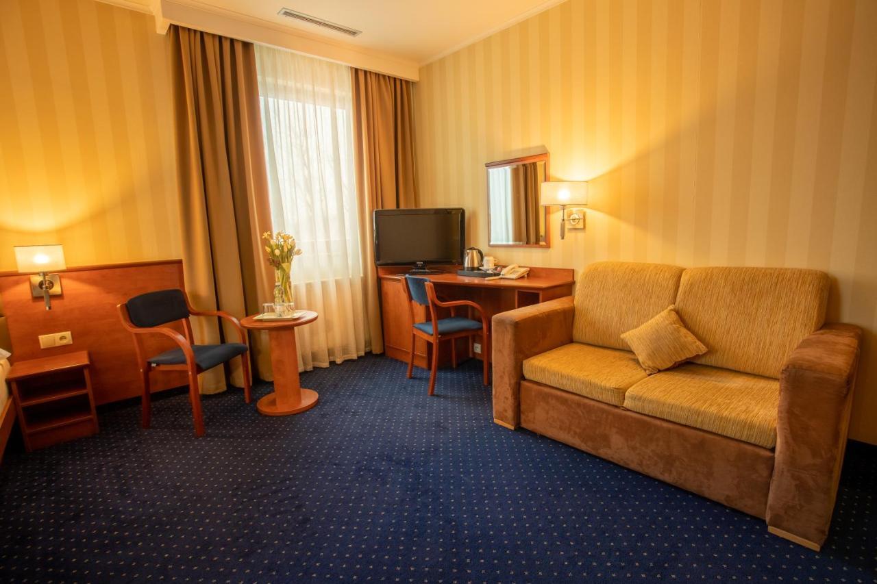 Business Hotel Vega 브로츠와프 외부 사진