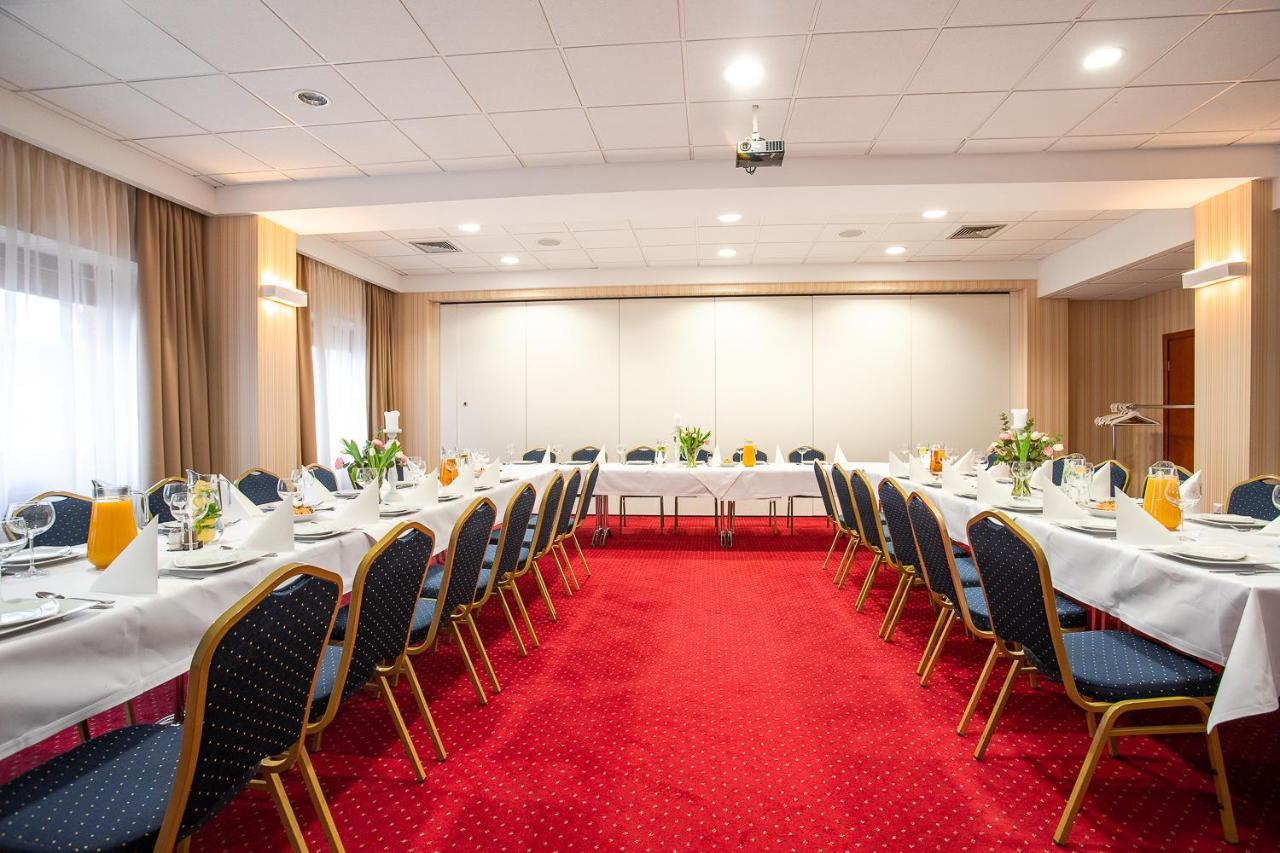 Business Hotel Vega 브로츠와프 외부 사진