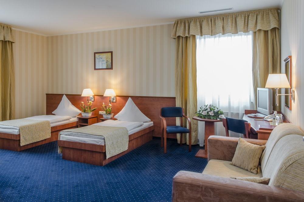 Business Hotel Vega 브로츠와프 외부 사진