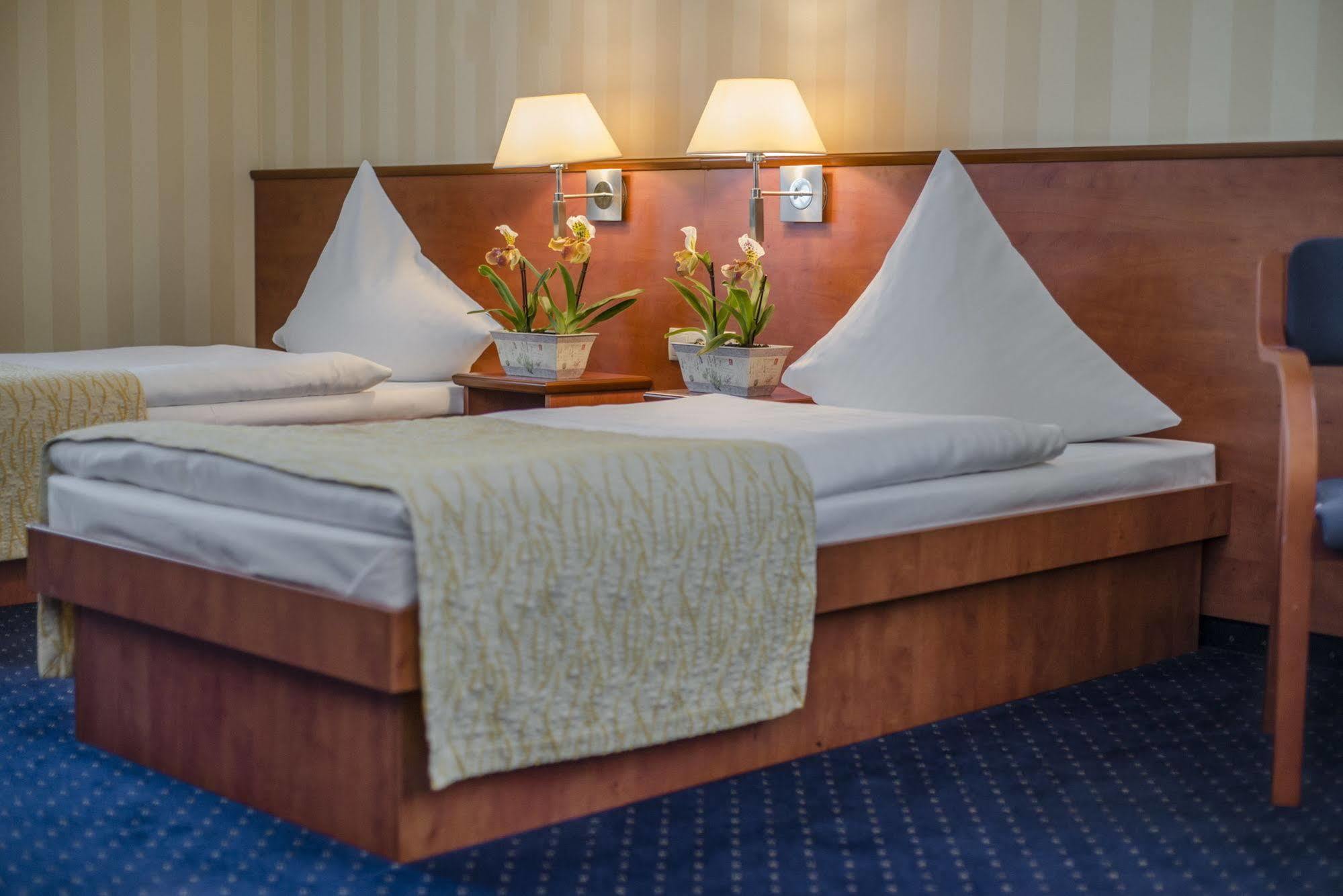 Business Hotel Vega 브로츠와프 외부 사진