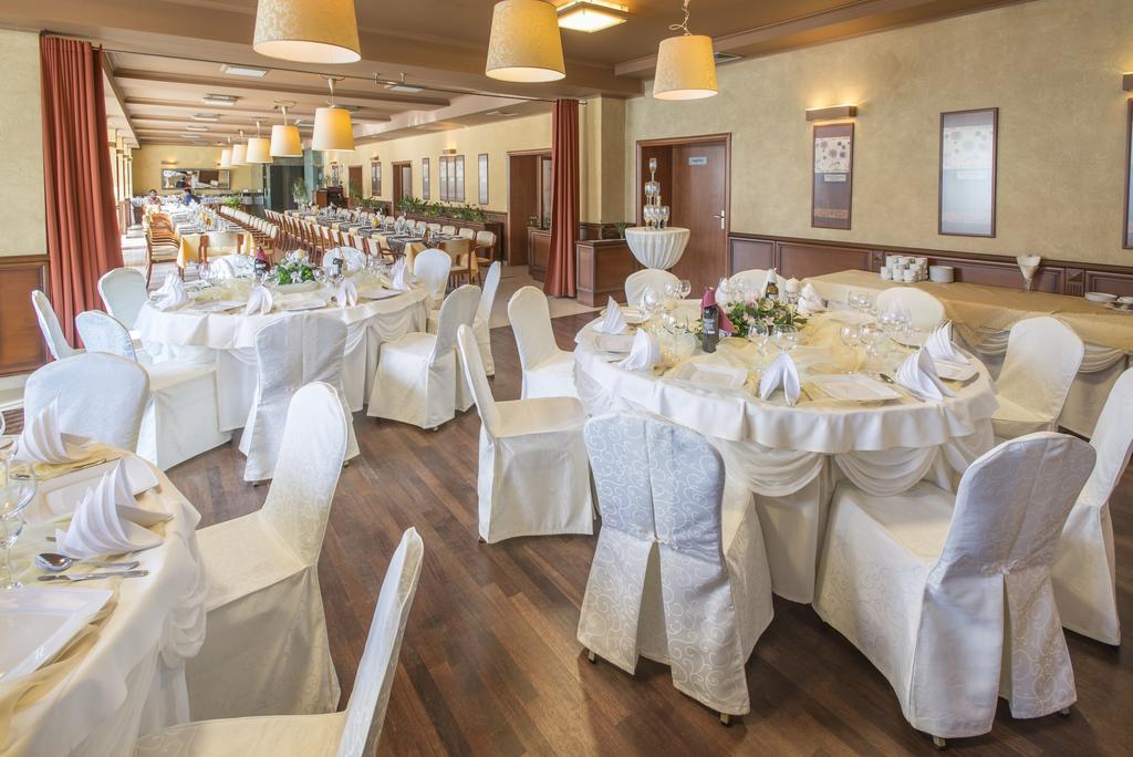 Business Hotel Vega 브로츠와프 외부 사진