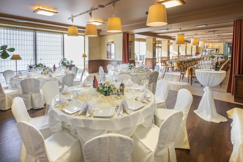 Business Hotel Vega 브로츠와프 외부 사진